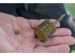 Ics In-Line Cage Feeder Medium