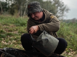 Giants fishing Klobouk oboustranný Camo/Black Double Bucket Hat 