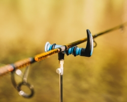 Giants fishing Rohatinka Feeder Rotating Rod Rest Medium