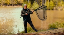 Giants fishing Plovoucí podběrák s pogumovanou síťkou Deluxe 60x60cm, 210cm